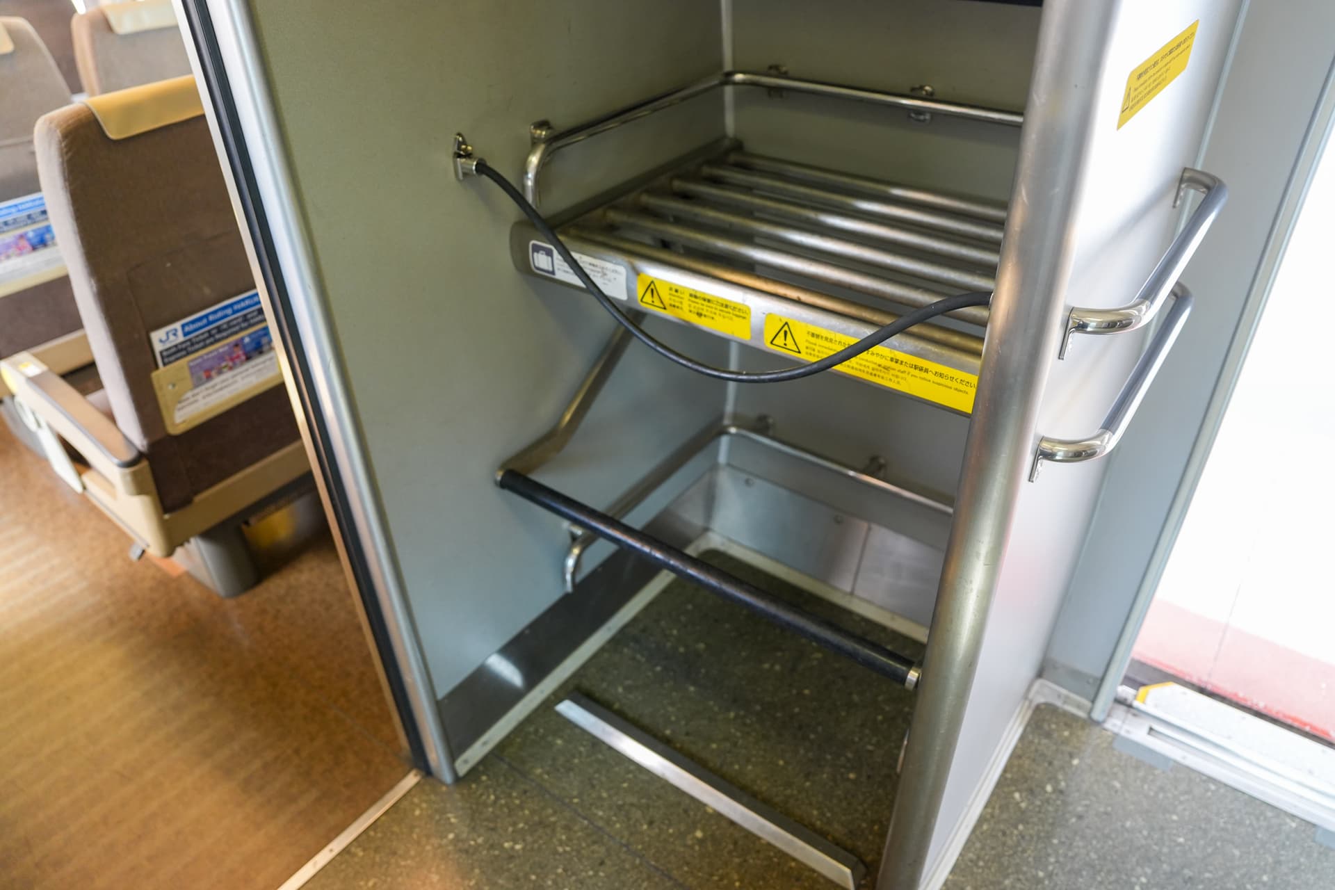 하루카 객차 입구 짐칸