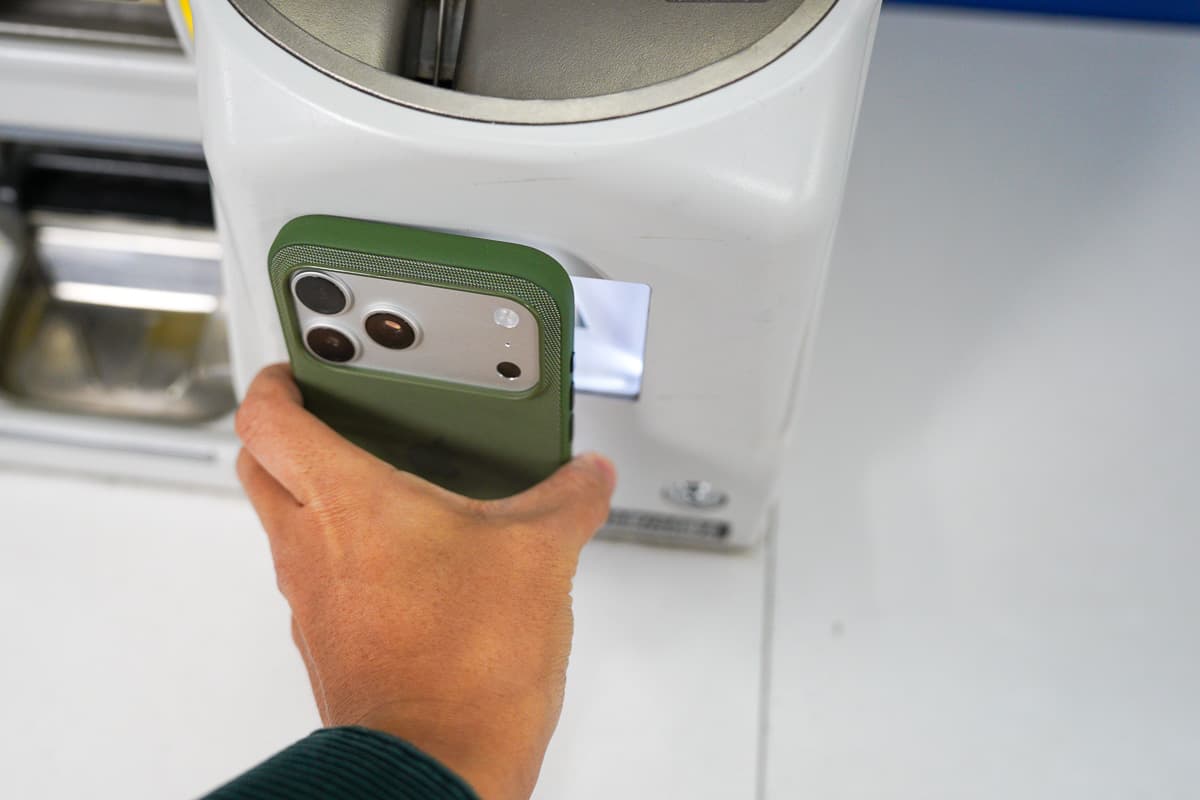 Scanning QR code to exchange Tokyo subway pass