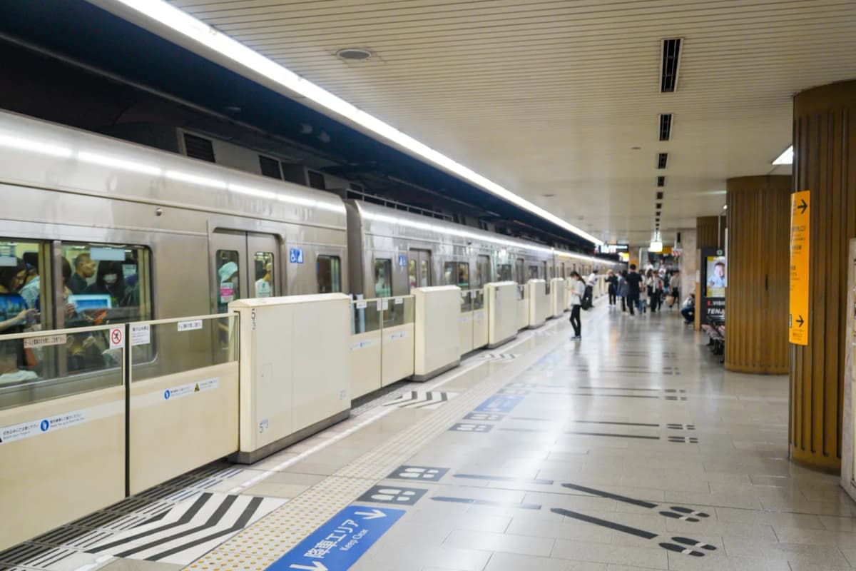 Fukuoka subway platform with screen doors