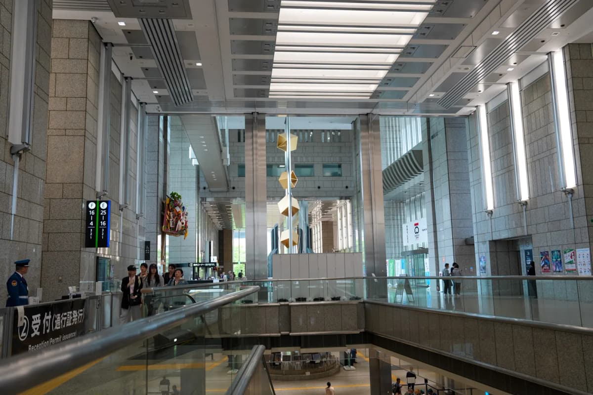 Ground-floor lobby leading to the observatory elevators